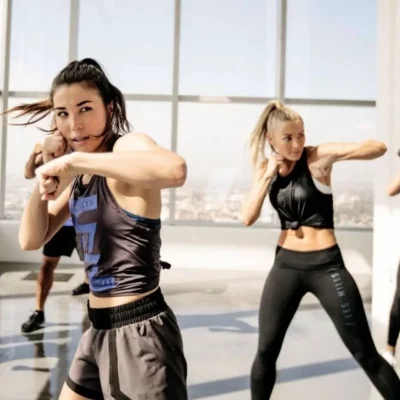 Clase de Combat en Valdemoro en grupo